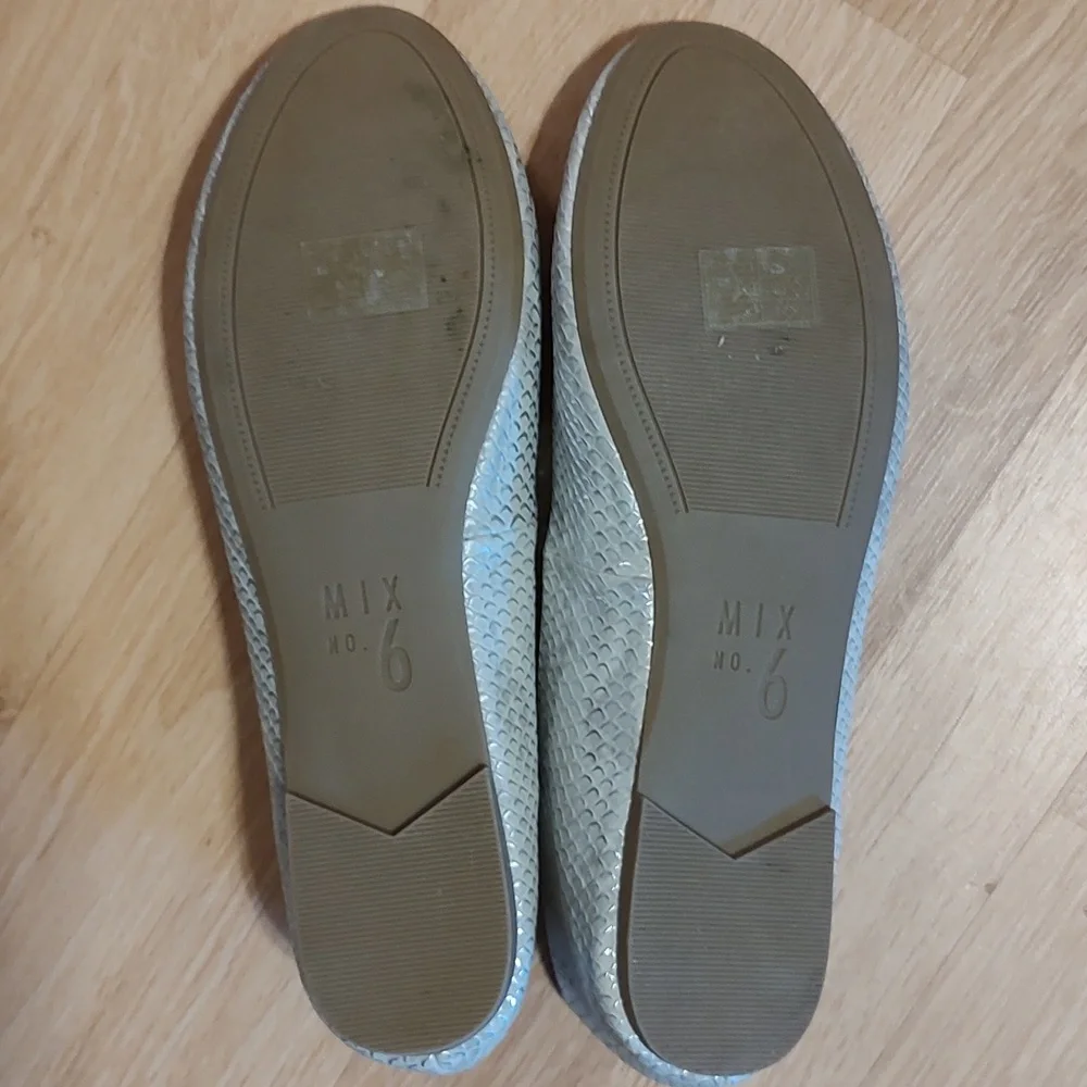 Pretty Mix No. 6 Danzey Ballet Flats Cream & Silver Shimmery Snakeskin Size 9.5